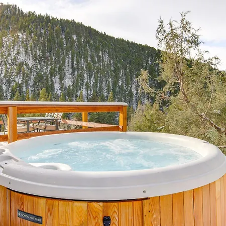 Villa Secluded Livingston Retreat With Deck And Fire Pit!